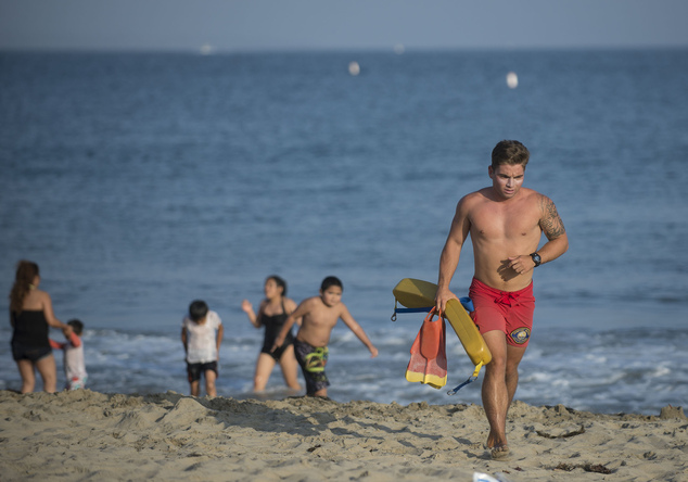 Portion of Corona del Mar State Beach closed after possible shark attack