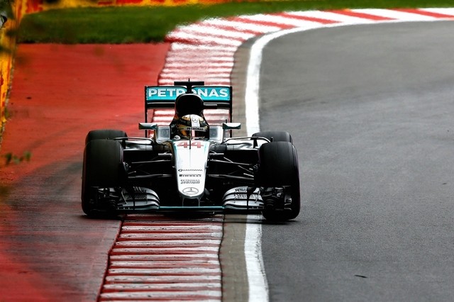 It’s all Mercedes-GP in Canada as Lewis Hamilton grabs pole ahead of Nico Rosberg