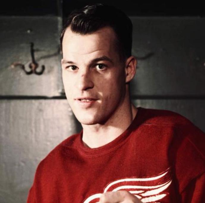 Hockey legend Gordie Howe dies at 88