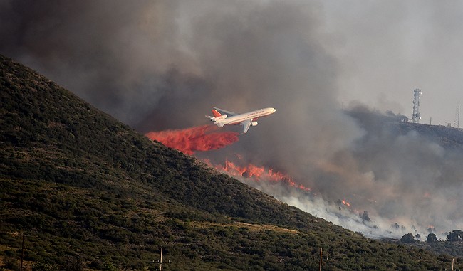 Homes Evacuated as 400 Acre Wildfire Grows in Arizona