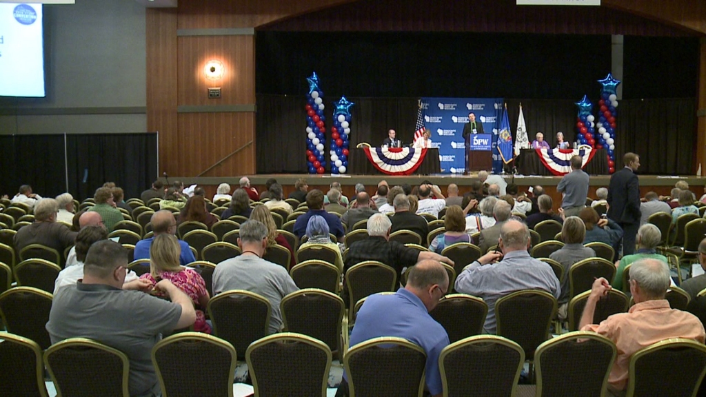 Feingold, Wisconsin Democrats gather for convention