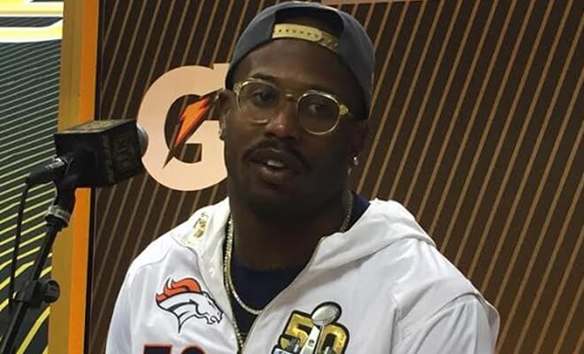 Denver Broncos offer Von Miller big payday, still no deal