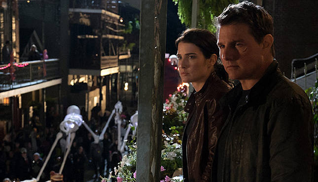 Left to right Cobie Smulders plays Turner and Tom Cruise plays Jack Reacher in Jack Reacher Never Go Back from Paramount