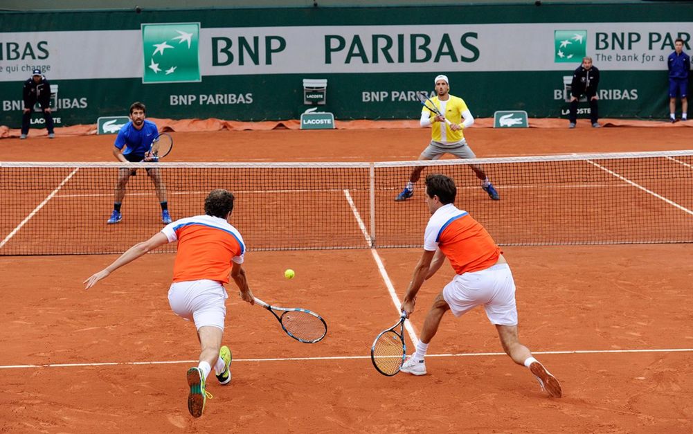 Tennis: Spaniards win French Open men's doubles title