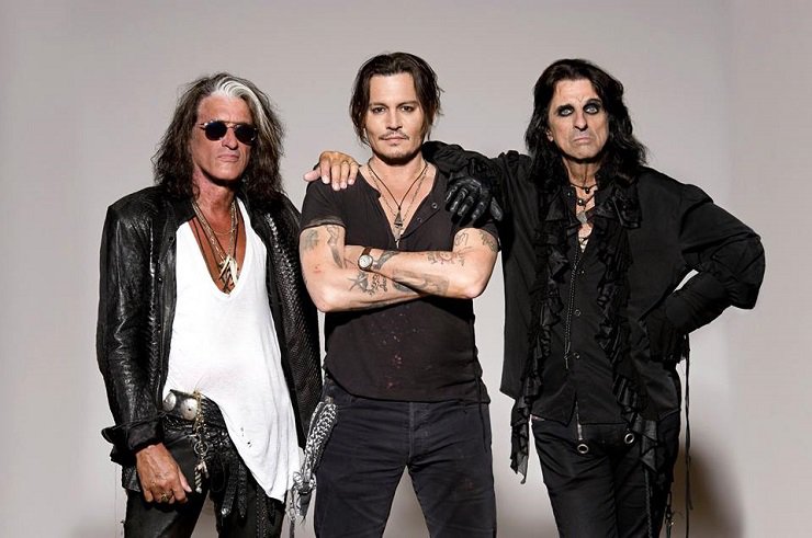 Joe Perry Collapses During Hollywood Vampires Concert in Coney Island