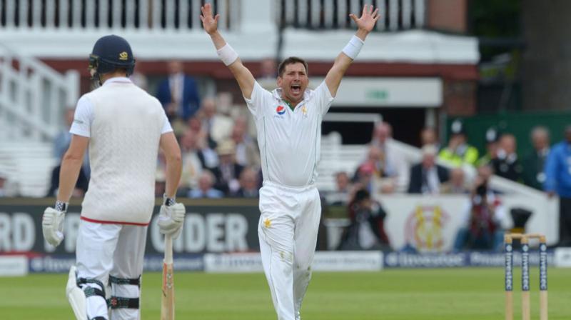 After starring with the ball Yasir Shah is batting on 30 as Pakistan inch closer to 300-plus lead