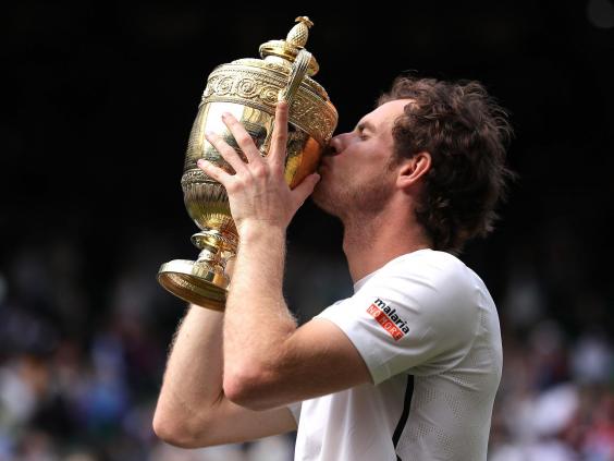 Andy Murray celebrates winning the Wimbledon title for the second time