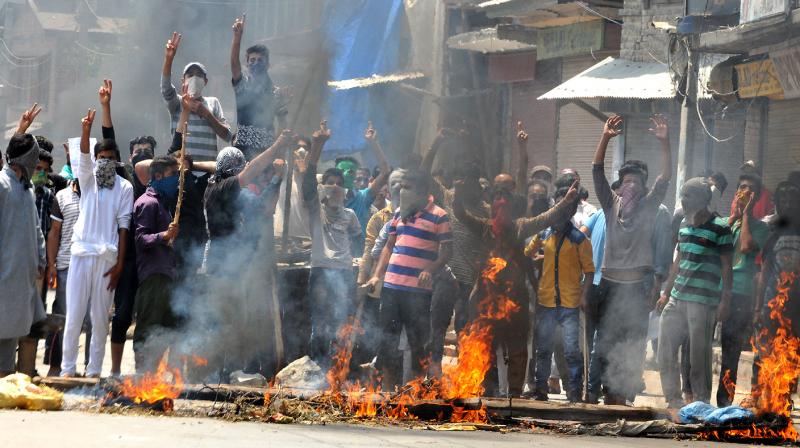 Kashmir unrest Rajnath Singh meets local leaders trade unions boycott meet