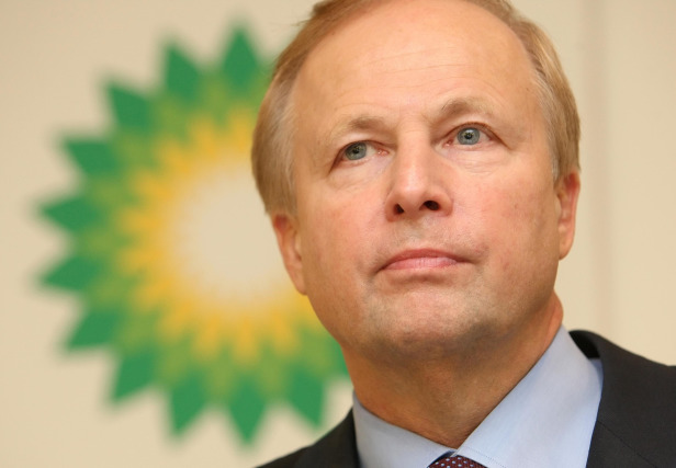 BP posts lower profits and refining margins but maintains divi