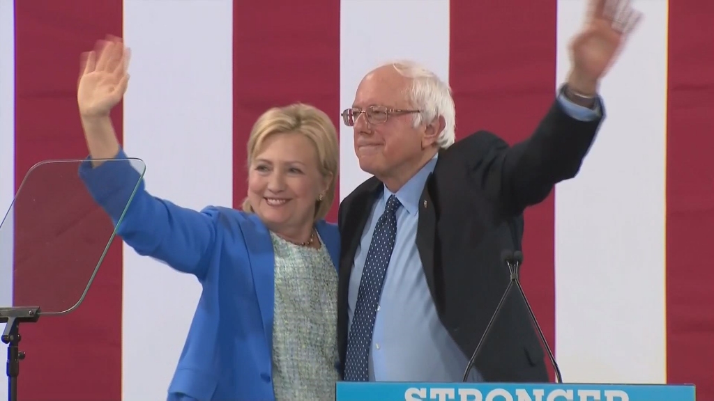 Sanders Backs Clinton in NH Teaming Up for Trump Take-Down