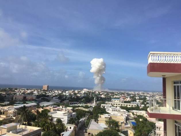 Suicide car bomb explodes outside UN office in Mogadishu