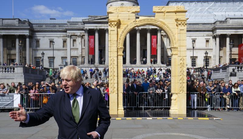 Boris Johnson reveals the replica of the Triumphal Arch of Palmyra at Trafalgar Square on 19 April 2016