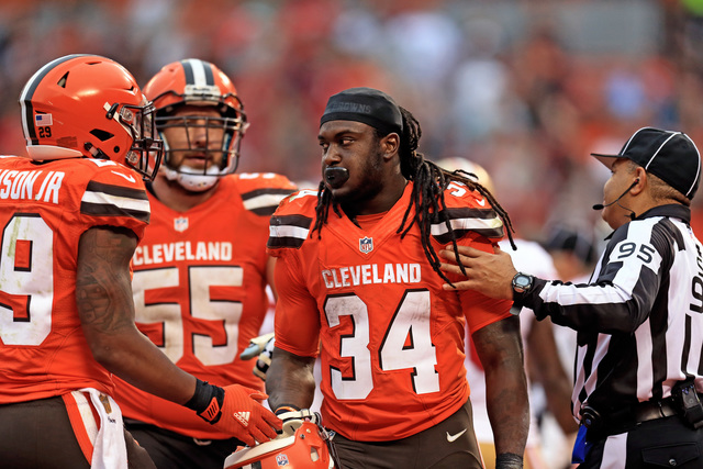 Isaiah Crowell posts photo of cop getting throat slashed