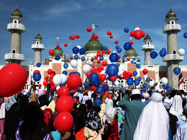 When is Eid 2016? How do Muslims celebrate the end of Ramadan? Everything you need to know