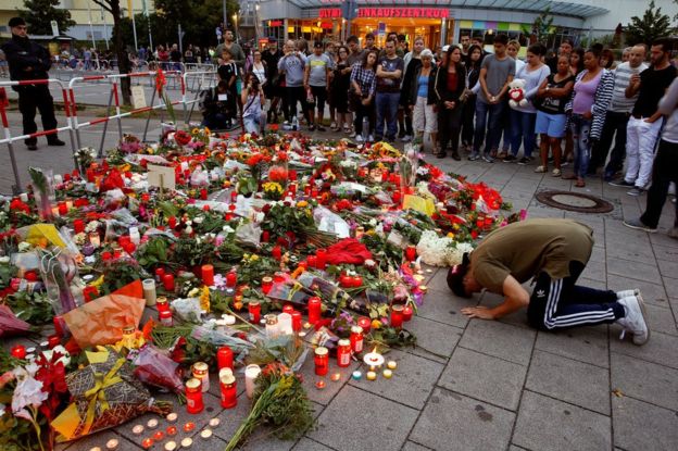 Calls for tighter gun laws after Munich massacre