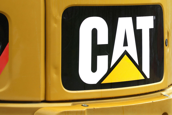 Caterpillar beats Street 2Q forecasts