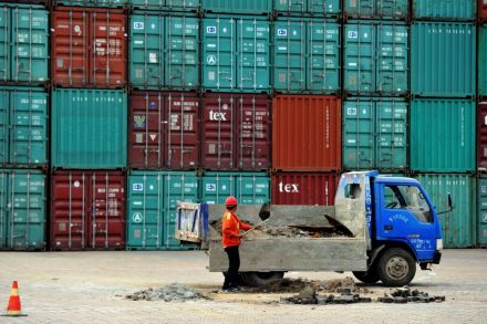 China imports down 2.3% on year in June: government