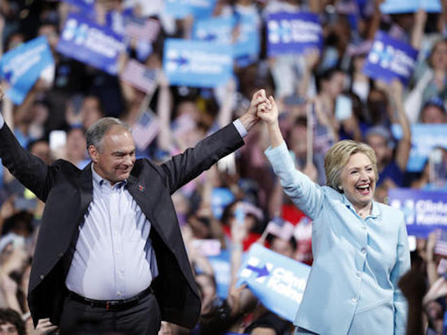 Kaine in Miami: 'Bienvenidos a todos'