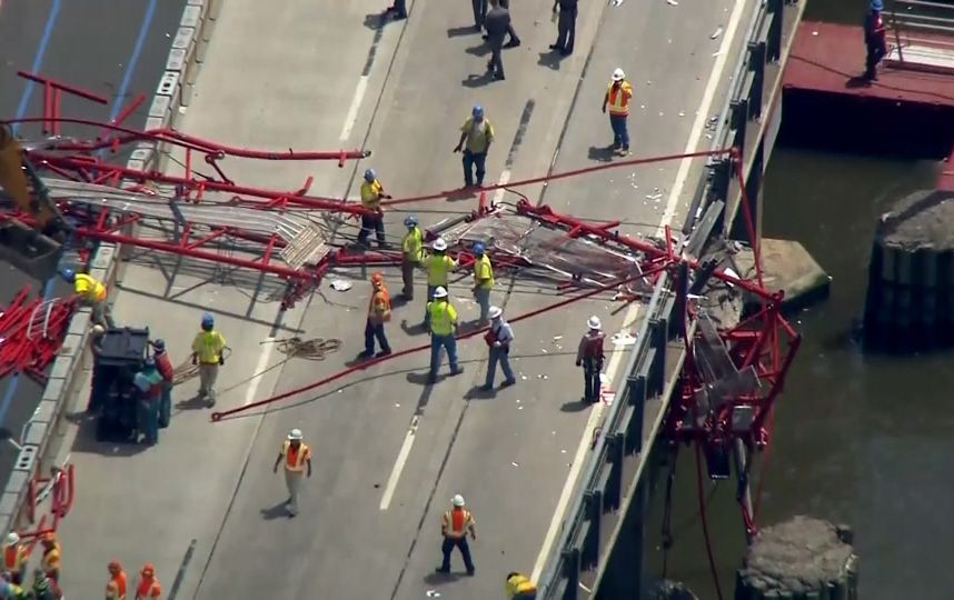 Crane collapse closes all lanes on Tappan Zee Bridge