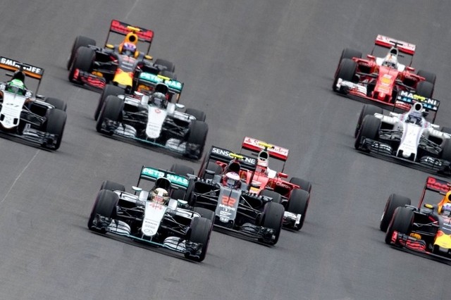 It wasn’t me that crashed’ Lewis Hamilton wins Austrian Grand Prix after last lap controversy