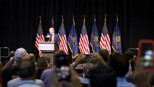 Trump, Pence Master Delicate Art Of Dancing Together On Campaign Trail