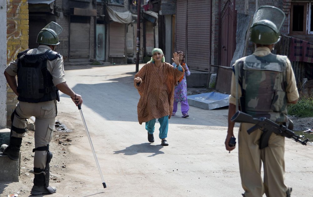 Curfew continues for 10th day in Kashmir