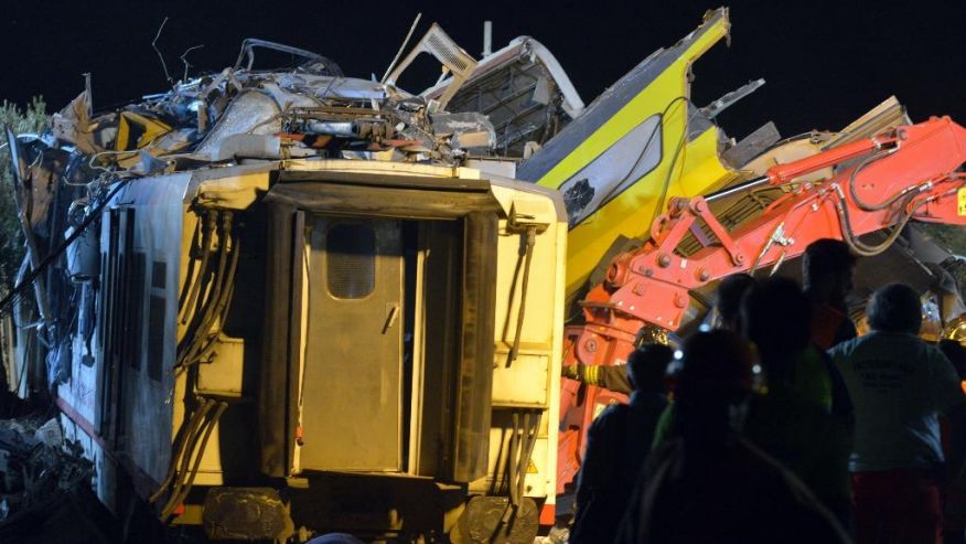 At least 10 killed in Italian train crash