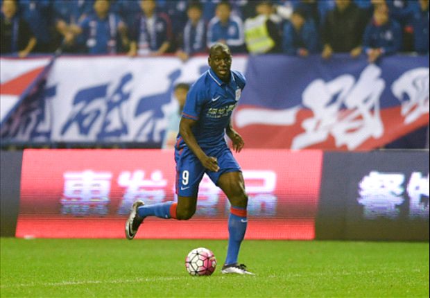 Demba Ba suffers horrific leg break in China