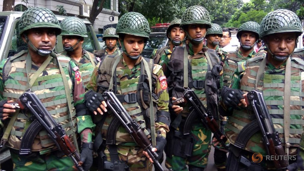 Islamist militants kill 20 in Bangladesh before commandos end siege