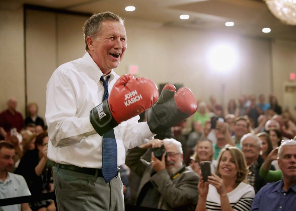 522496292-republican-presidential-candidate-john-kasich-puts-on-a