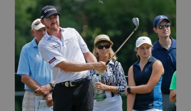 Lefty can't get it right in opening round of PGA