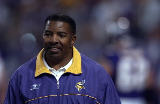 Former Vikings, Cardinals coach Dennis Green dies at 67