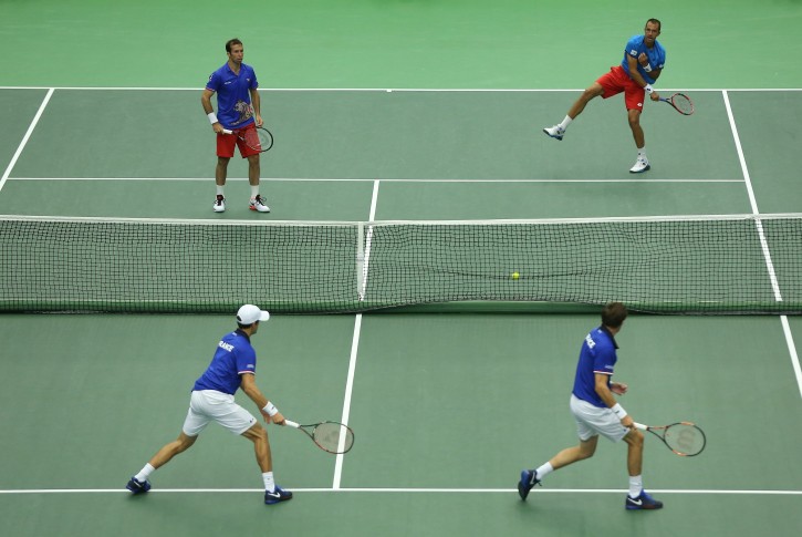 Tennis: Czechs, France tied in Davis Cup after day one