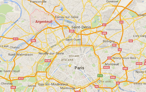 French forces conduct anti-terror raids in Paris suburb