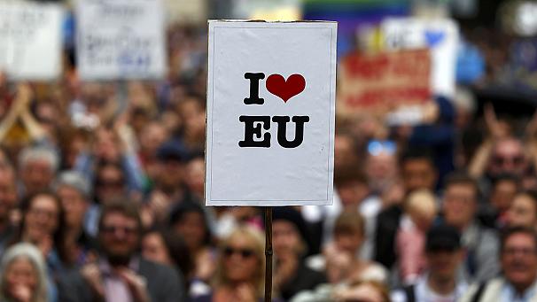 Thousands Protest Vote to Leave European Union in London