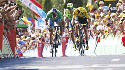 Froome on the attack again as Sagan takes another stage