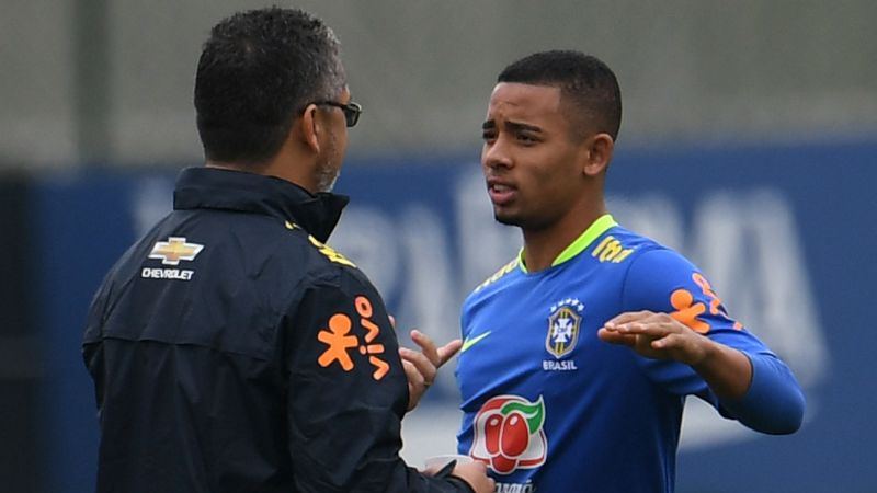 Neymar trying to persuade Gabriel Jesus to join Barcelona