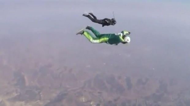 Going Luke Aikins in free fall