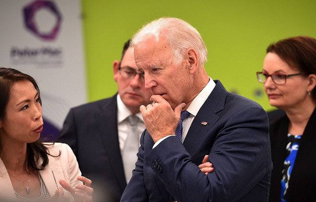 US Vice President Joe Biden begins tour with a visit to Victoria's cancer centre