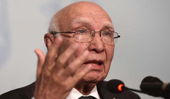 Case against Nawaz in India ridiculous,point scoring bid Sartaj