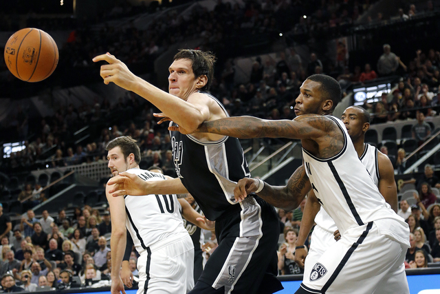 Boban Marjanovic agrees to three-year deal with Pistons