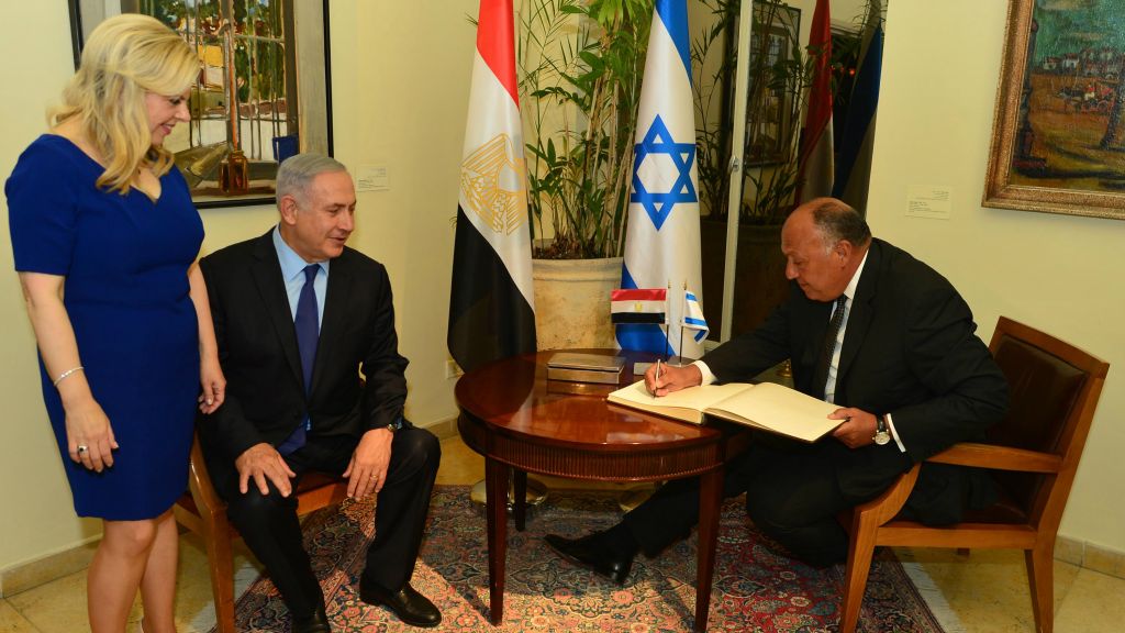 Prime Minister Benjamin Netanyahu and his wife Sara host Egypt's Foreign Minister Sameh Shoukry in their official residence in Jerusalem