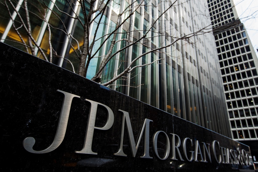 JP Morgan to raise pay for 18000 US staff