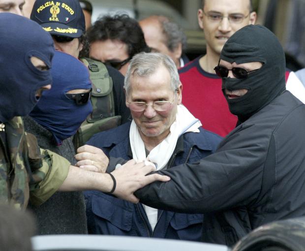 Italy mafia boss Bernardo 'the tractor' Provenzano dies