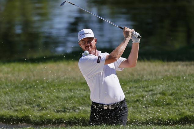 Jimmy Walker opens with 65 to lead stifling PGA Championships as McIlroy Mickelson stumble