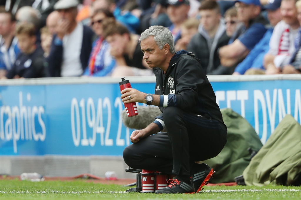 Mourinho gets off to winning start as Man United manager