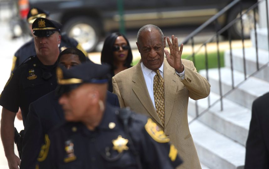 Bill Cosby's lawyers renew bid to force accuser to testify