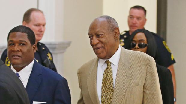 Bill Cosby's lawyers renew bid to force accuser to testify