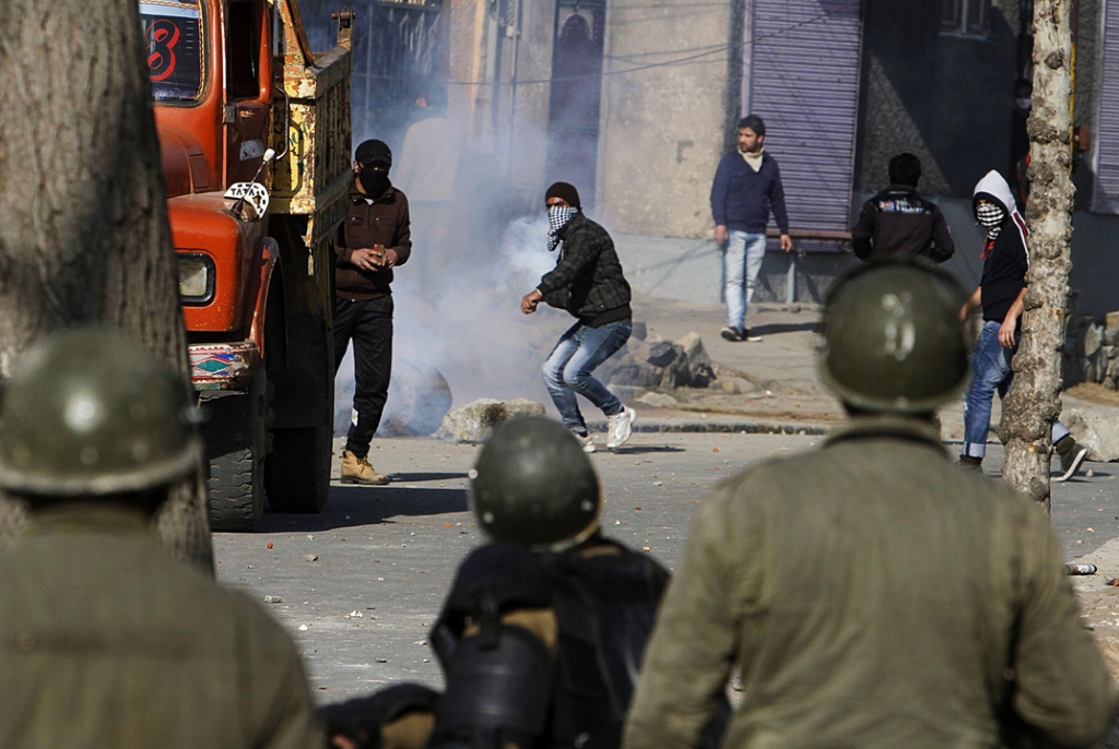 Stone Pelting In Down Town_001