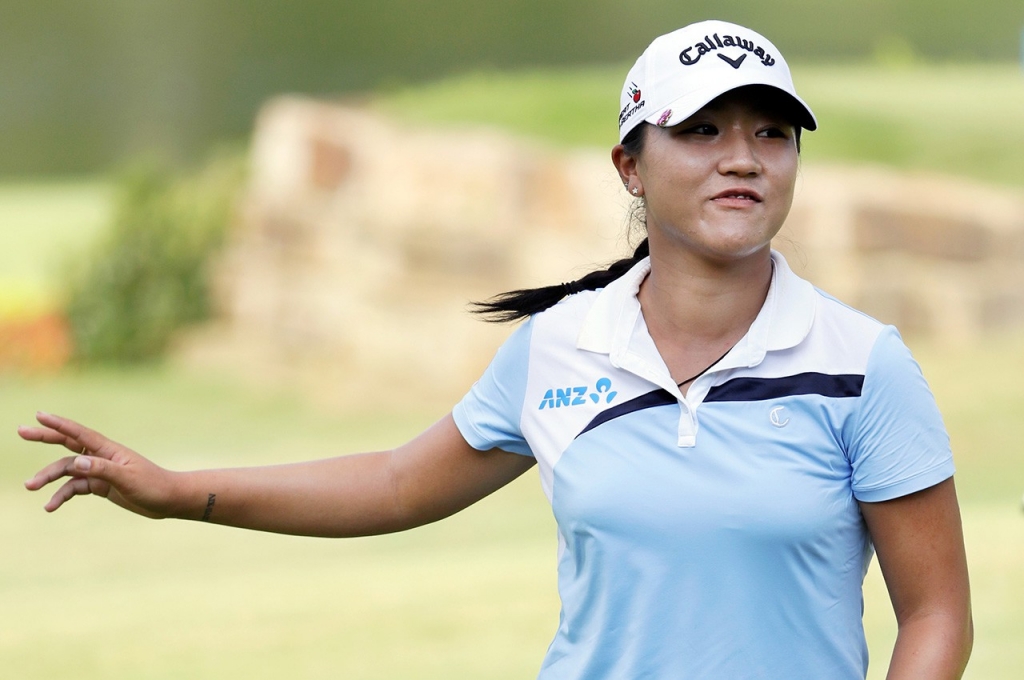 Lydia Ko made two late birdies to survive the cut at the Ricoh Women's British Open